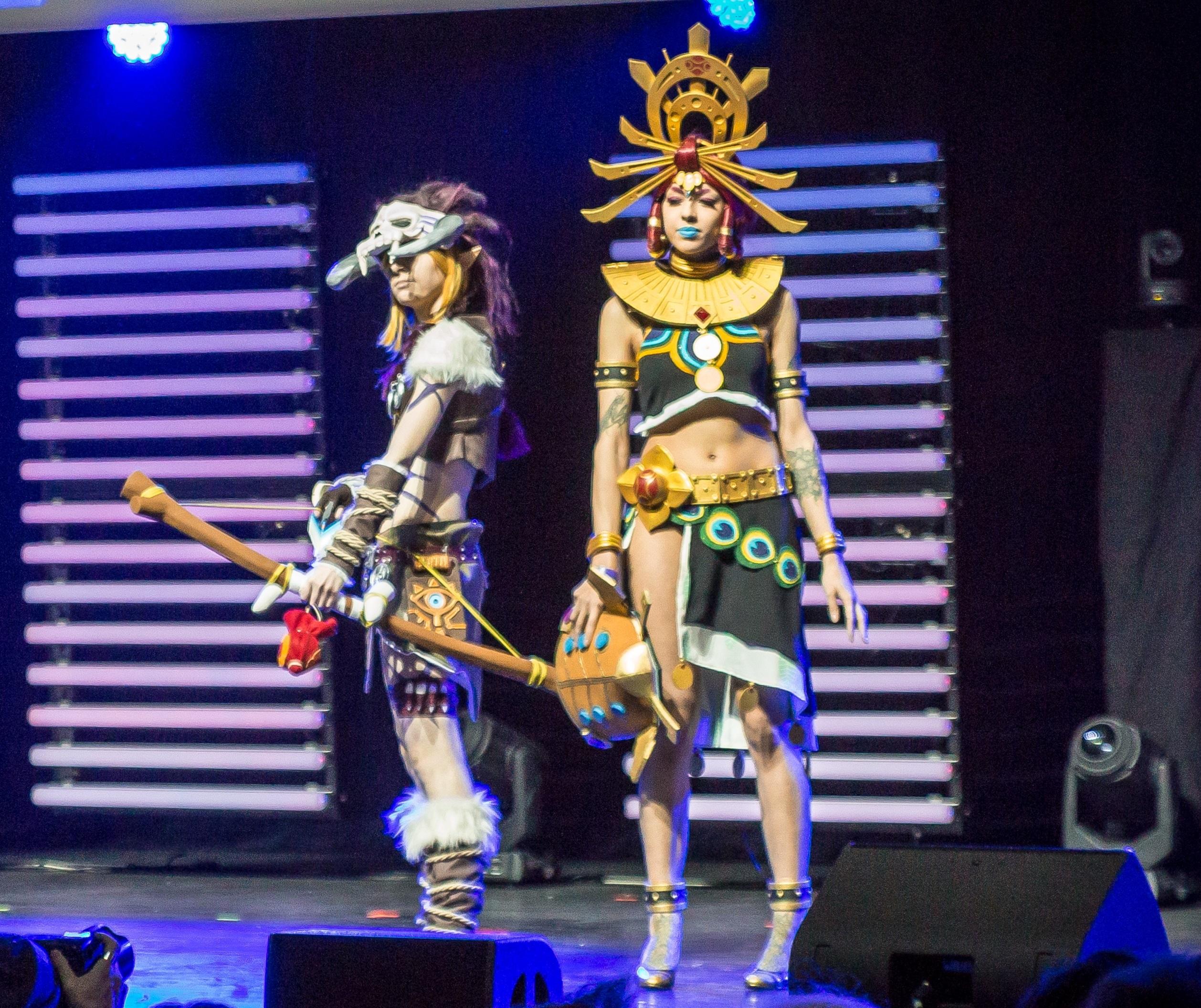 File:The Legend of Zelda - Breath of the Wild cosplay 2.jpg - two women in costumes on stage
